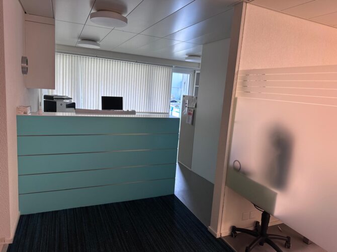 Praxis-Empfang Duebendorf